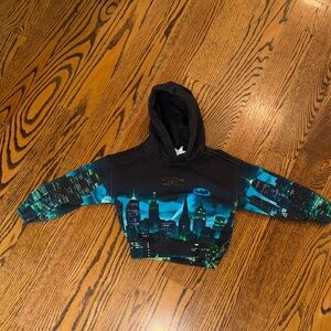 Kith x Batman Gotham City Print Nelson Kids Black and Blue Cityscape Hoodie 4T